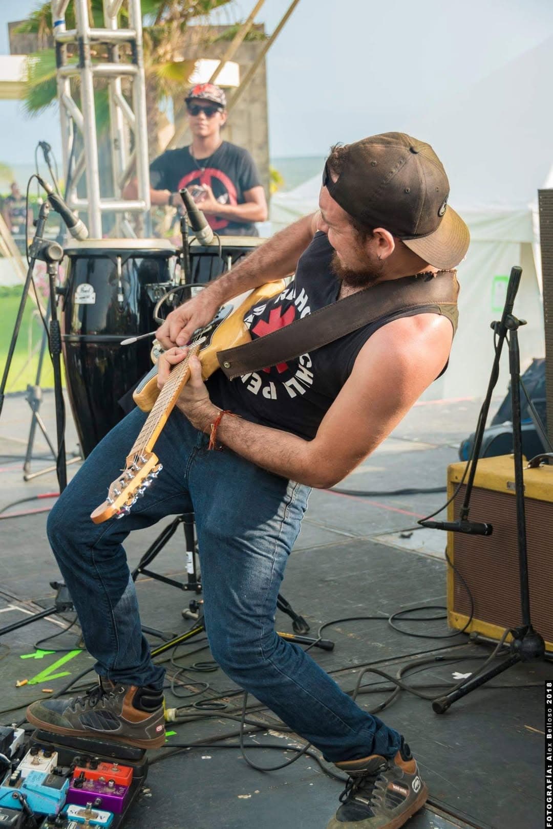 playing_festival_riviera_nayarit_opening_panteon_rococo_fender_stratocaster_mim_renglon_victor_peña_fender_blues_deluxe trajectory