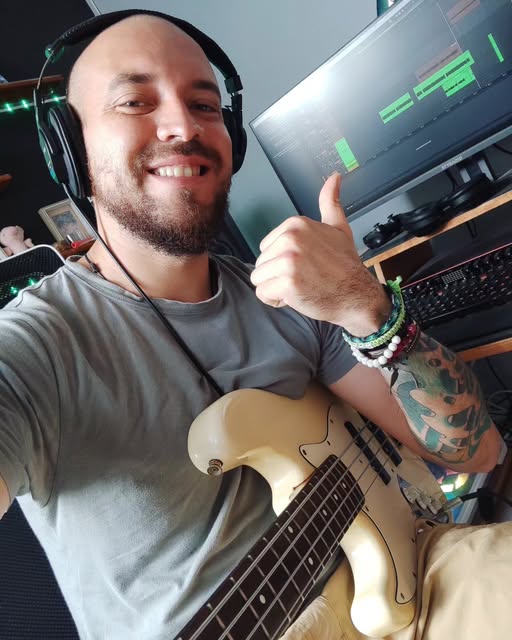 Recording Bass Nightsyrc Home Studio